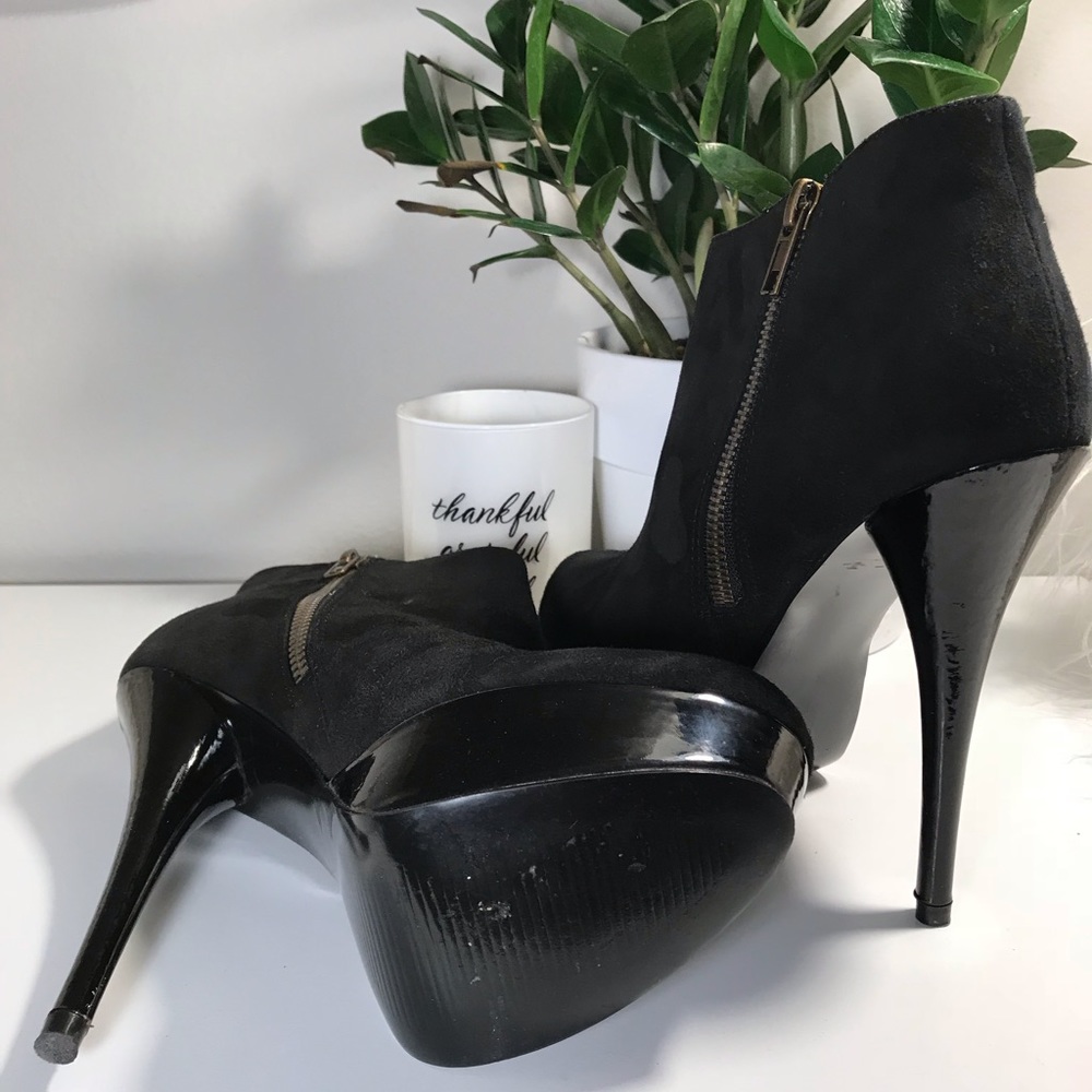 Super Sexy and Classy Platform Stiletto Booties. - Picture 3 of 6